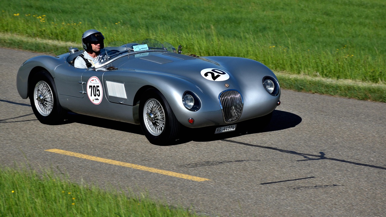 最新跑車款，速度與美學的極致融合