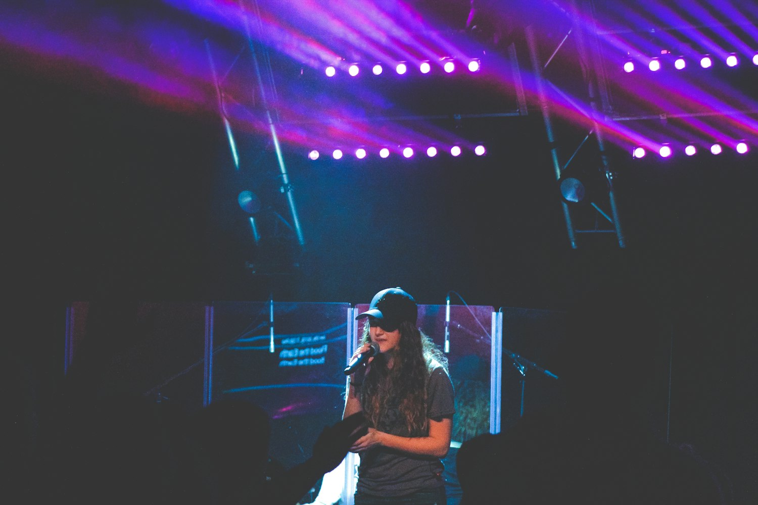 歌唱比賽的魅力串詞藝術(shù)，展現(xiàn)精彩，詮釋魅力舞臺(tái)