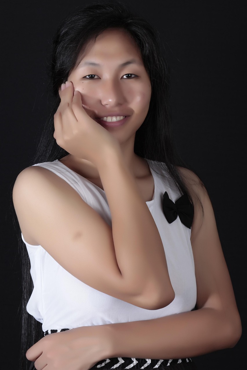 楊冪2017年寫真集,時尚魅力完美呈現